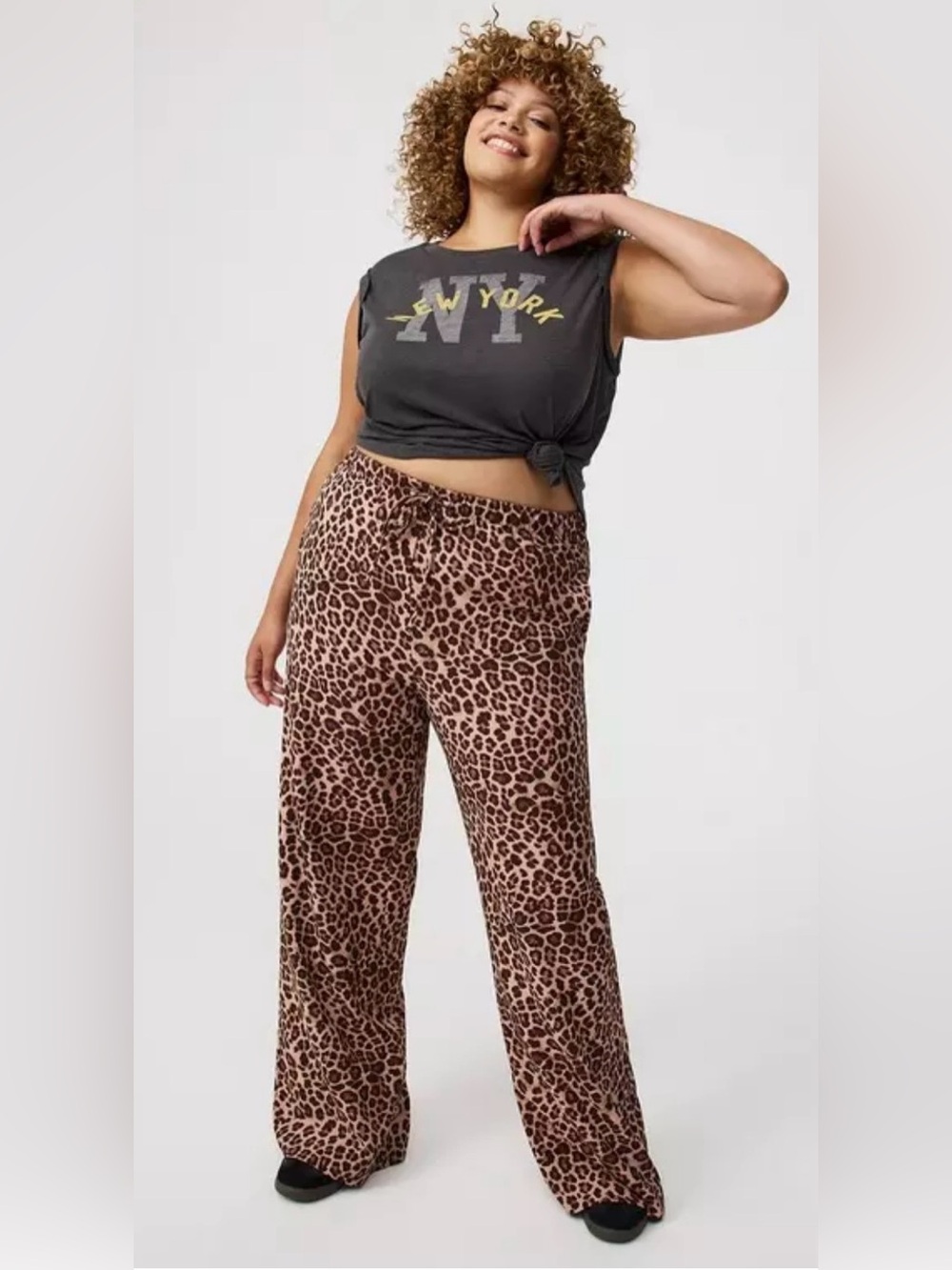 Torrid Studio High Rise Wide leg Pull On Crepe Pant Leopard Size 3 Elastic Waist